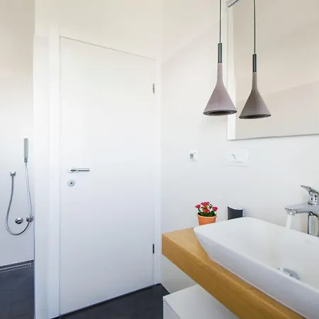 Astera Near Porec For 8 People With Infinity Pool, Whirlpool & Sauna