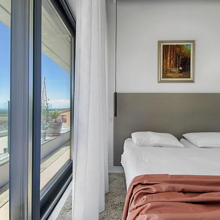 Astera Near Porec For 8 People With Infinity Pool, Whirlpool & Sauna *