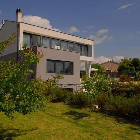 Astera Near Porec For 8 People With Infinity Pool, Whirlpool & Sauna * Višnjan