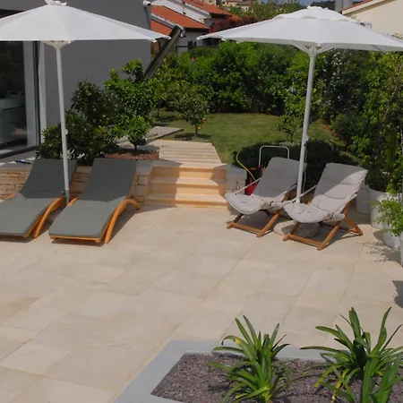 Astera Near Porec For 8 People With Infinity Pool, Whirlpool & Sauna *